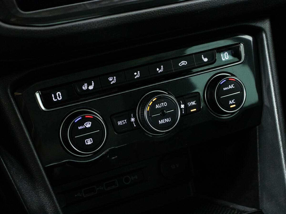 Купить Volkswagen Tiguan с пробегом. Фото: #15