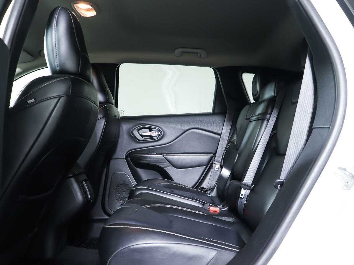 Купить Jeep Cherokee с пробегом. Фото: #8