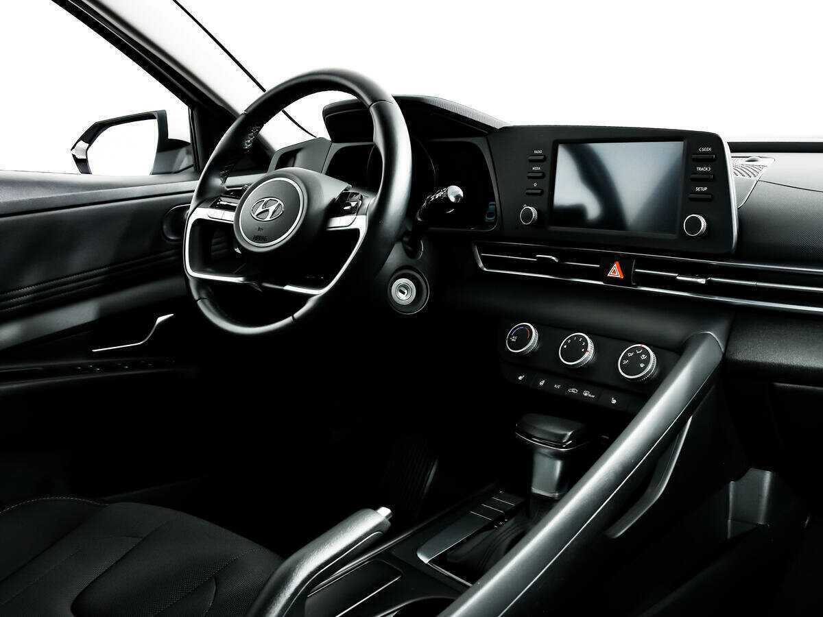 Купить Hyundai Elantra с пробегом. Фото: #8