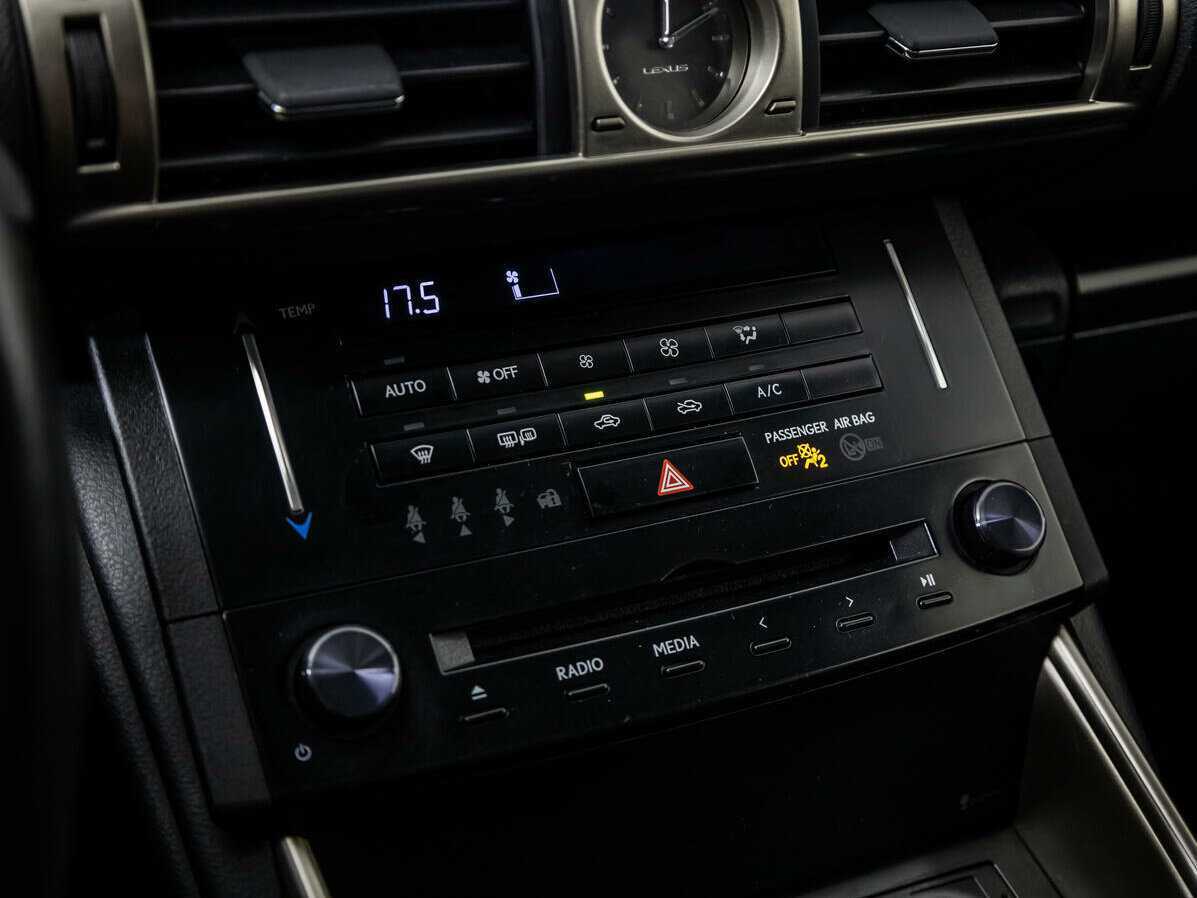 Купить Lexus IS с пробегом. Фото: #12