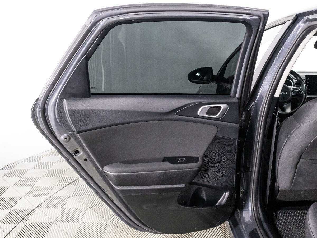 Купить Kia Ceed с пробегом. Фото: #24