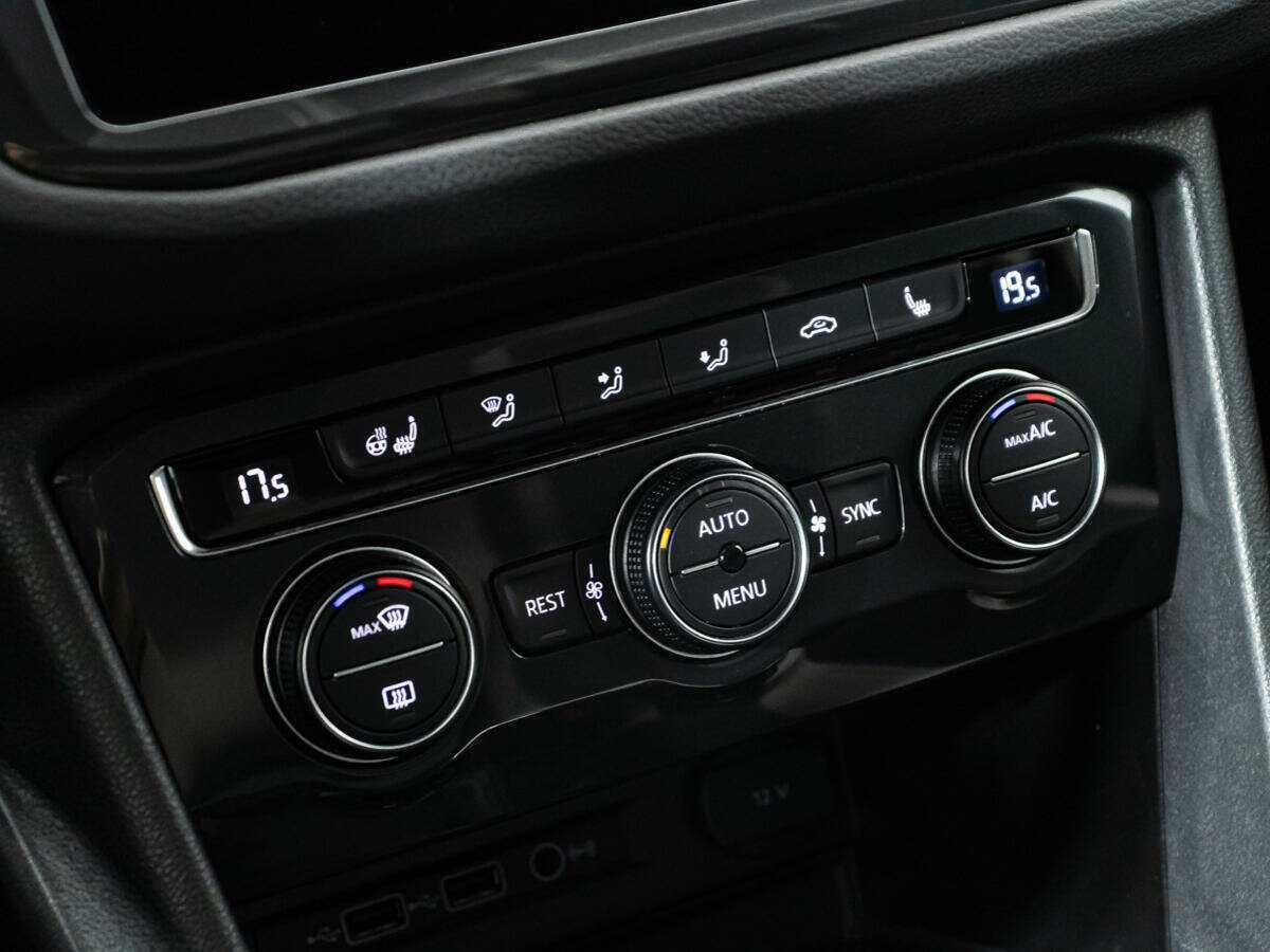 Купить Volkswagen Tiguan с пробегом. Фото: #15