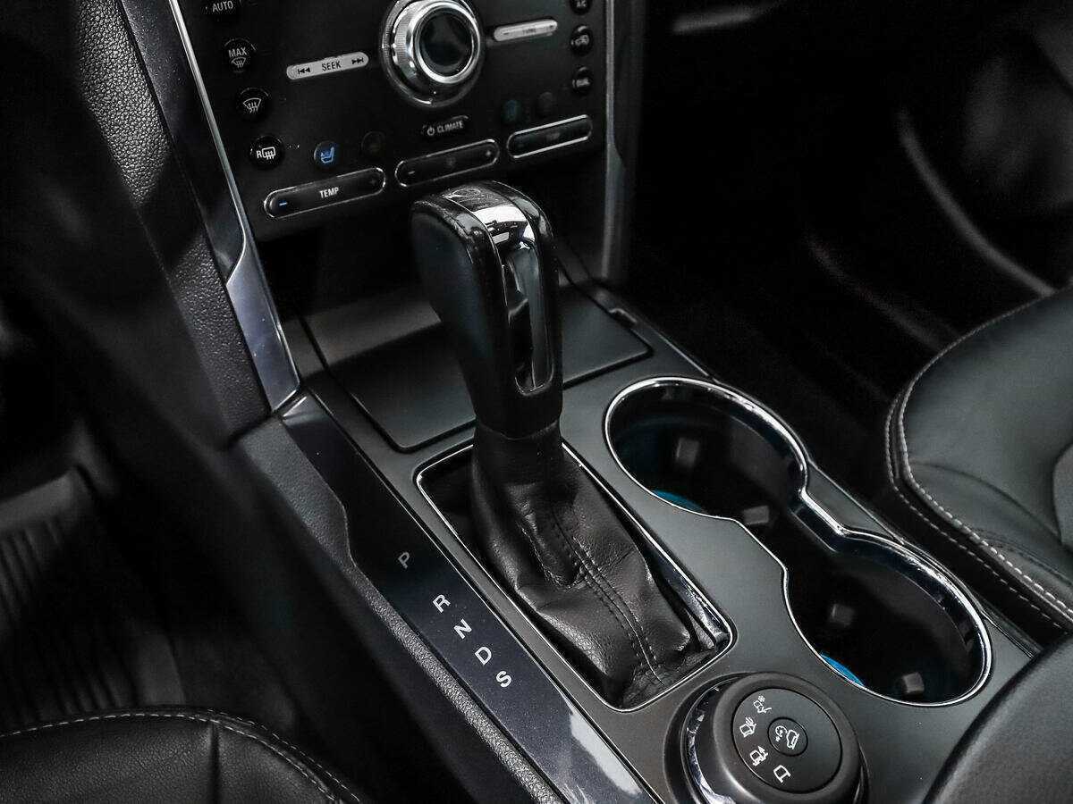 Купить Ford Explorer с пробегом. Фото: #9