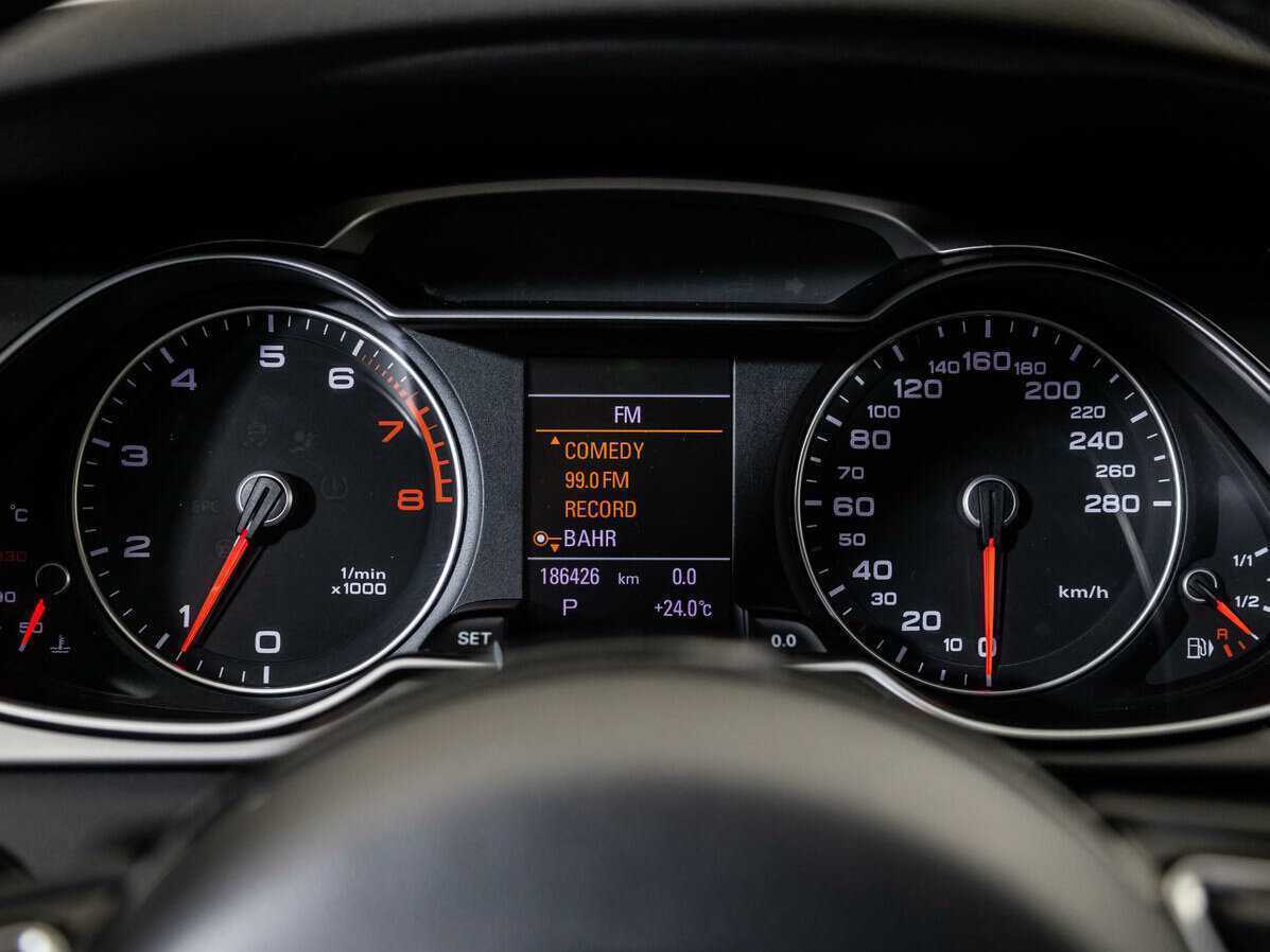 Купить Audi A4 с пробегом. Фото: #9