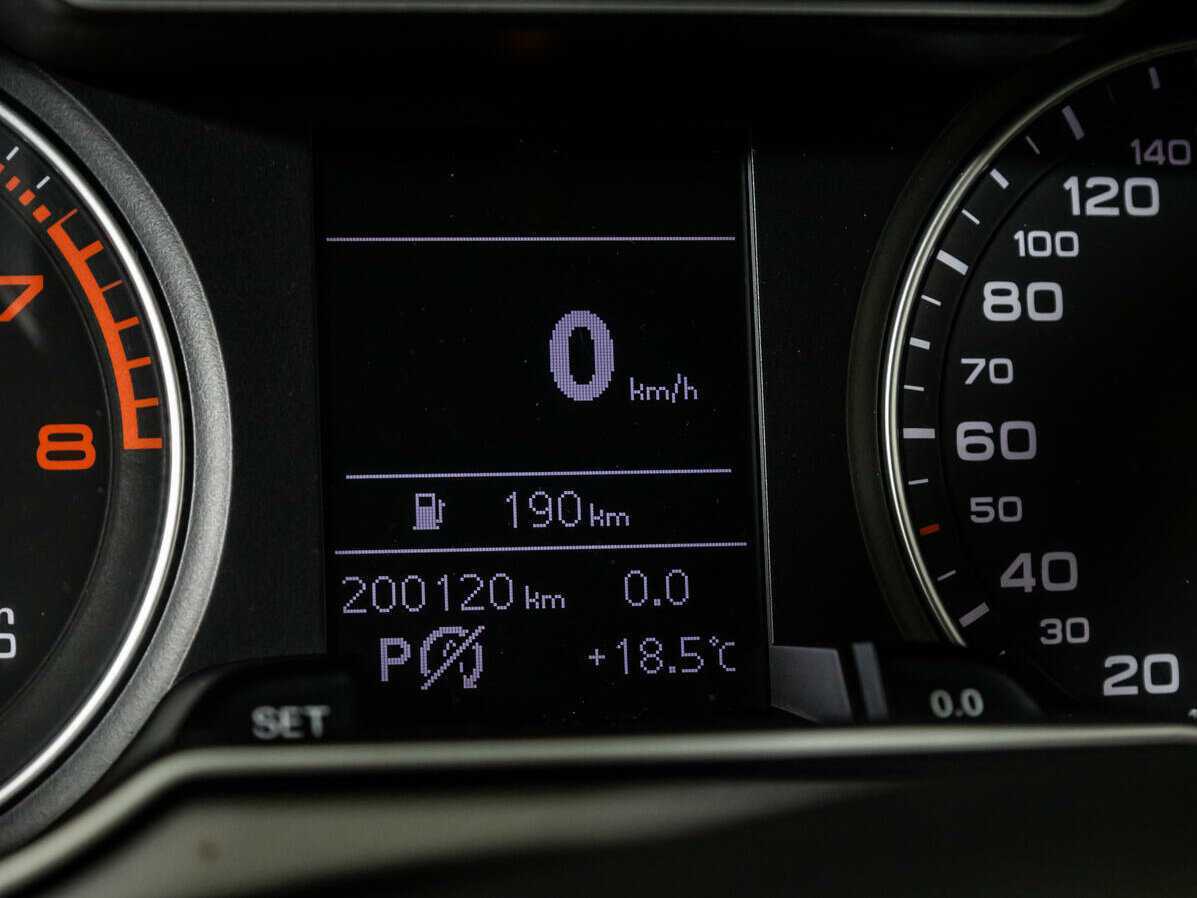 Купить Audi A4 с пробегом. Фото: #9