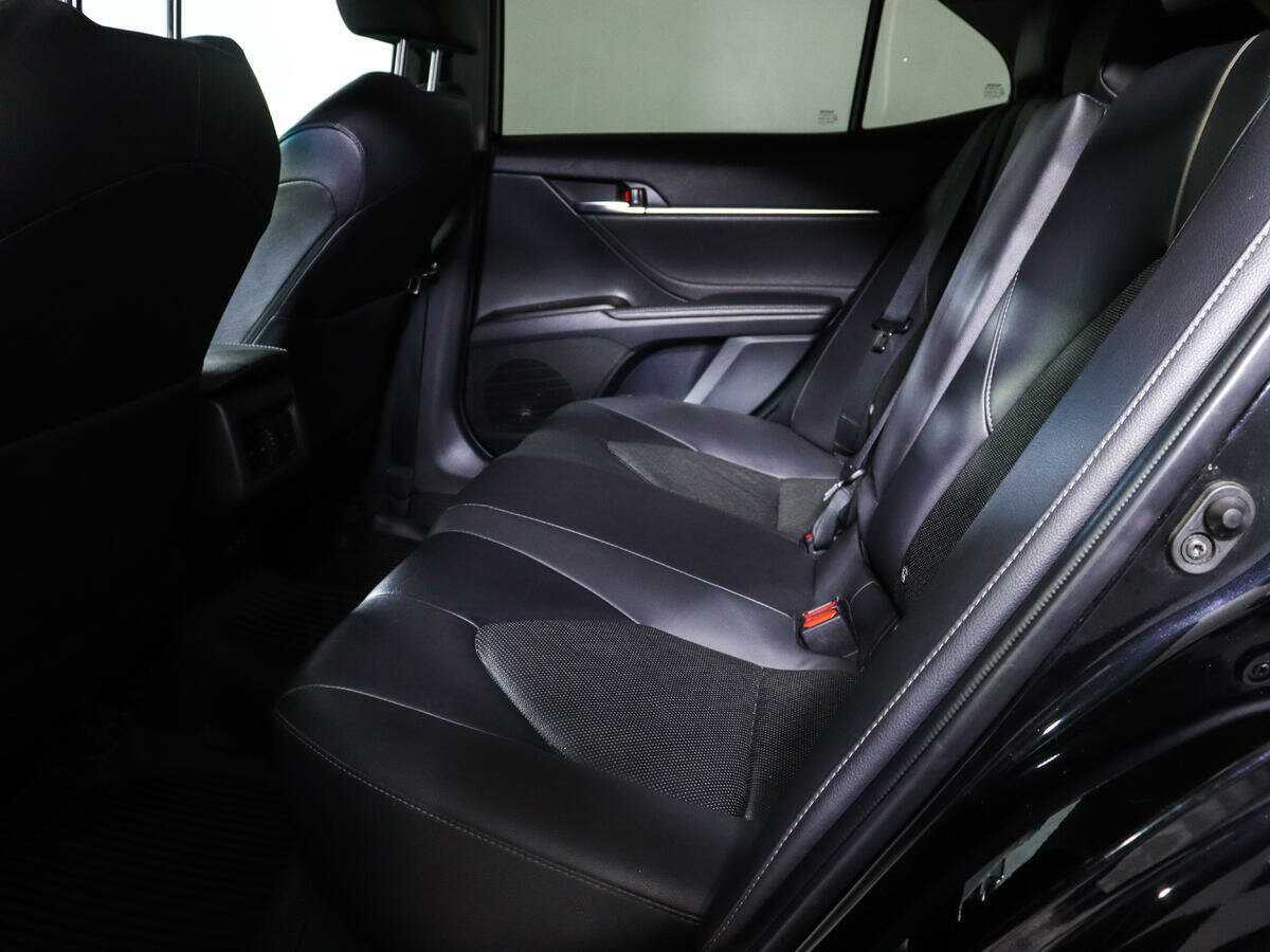 Купить Toyota Camry с пробегом. Фото: #9