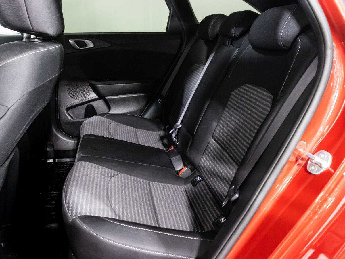 Купить Kia Ceed с пробегом. Фото: #9