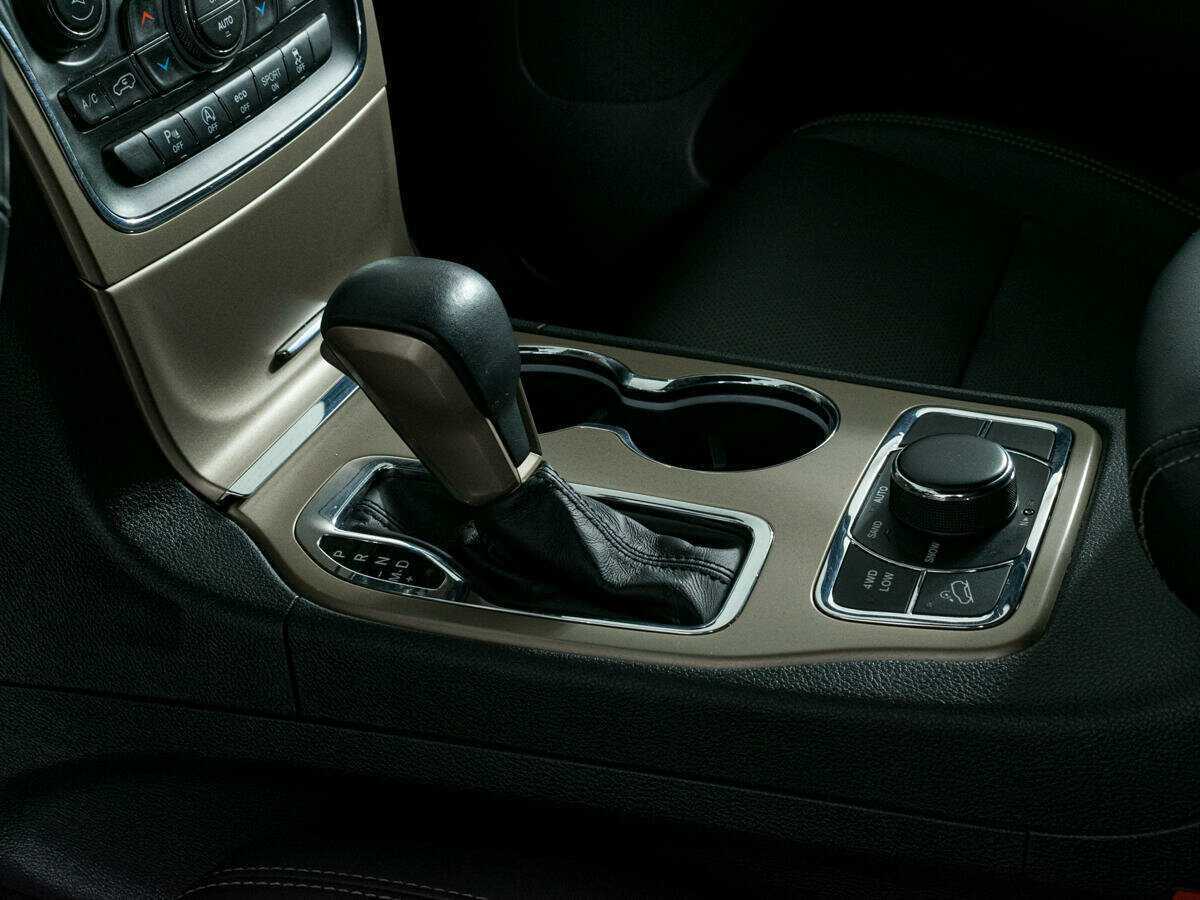 Купить Jeep Grand Cherokee с пробегом. Фото: #15