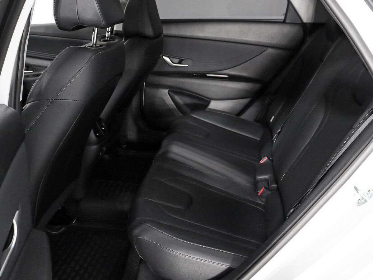 Купить Hyundai Elantra с пробегом. Фото: #12