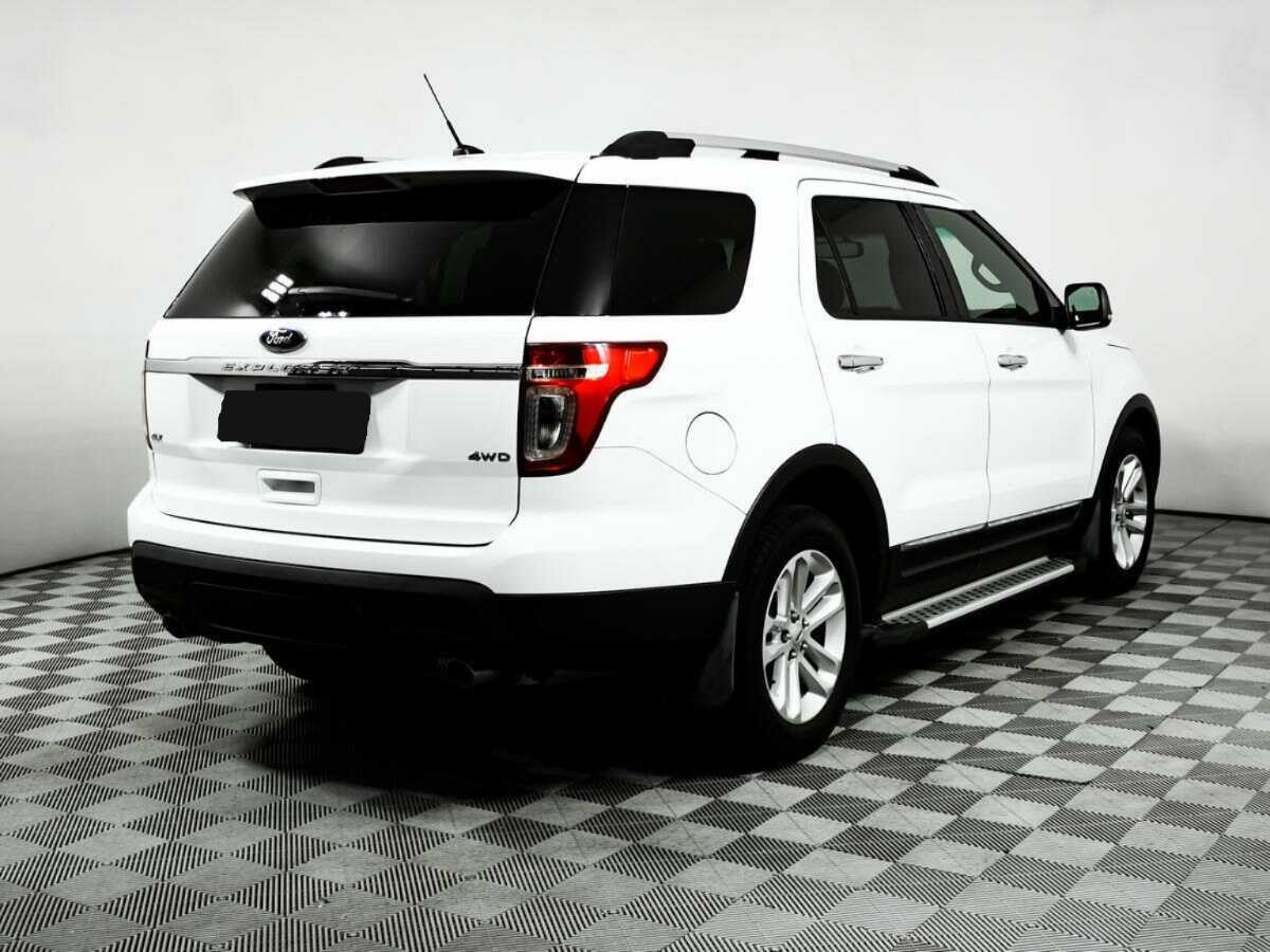 Купить Ford Explorer с пробегом. Фото: #4