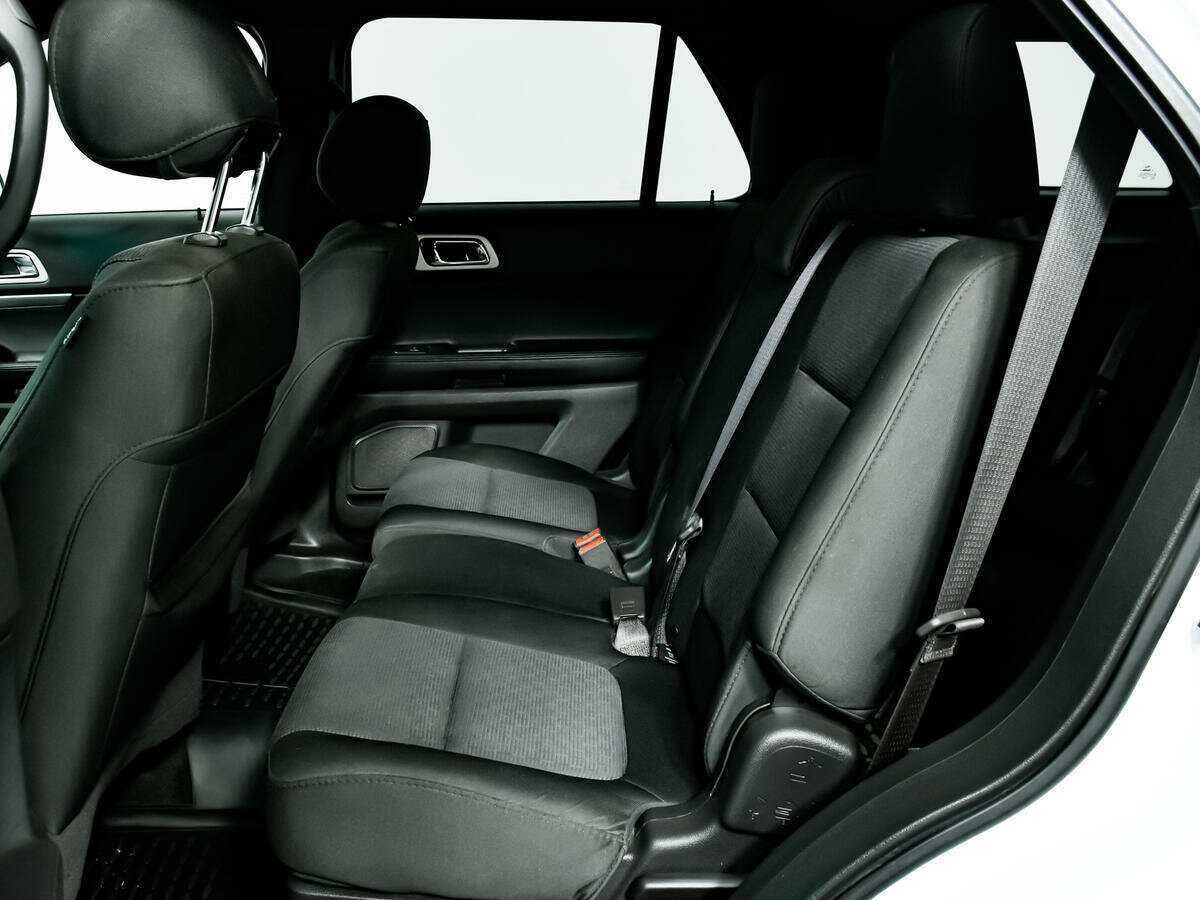Купить Ford Explorer с пробегом. Фото: #11