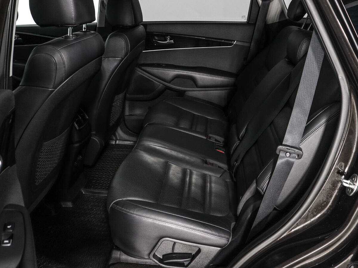 Купить Kia Sorento с пробегом. Фото: #12