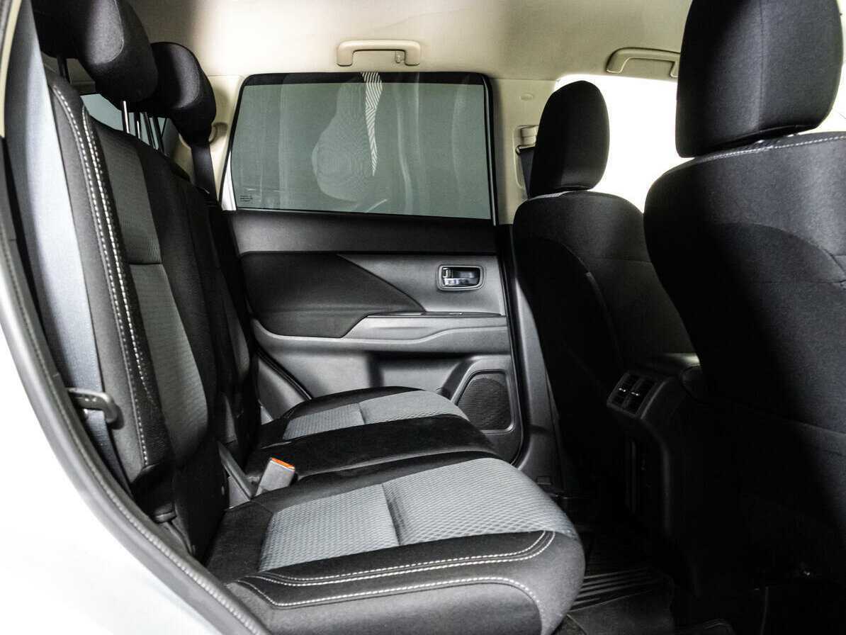 Купить Mitsubishi Outlander с пробегом. Фото: #15