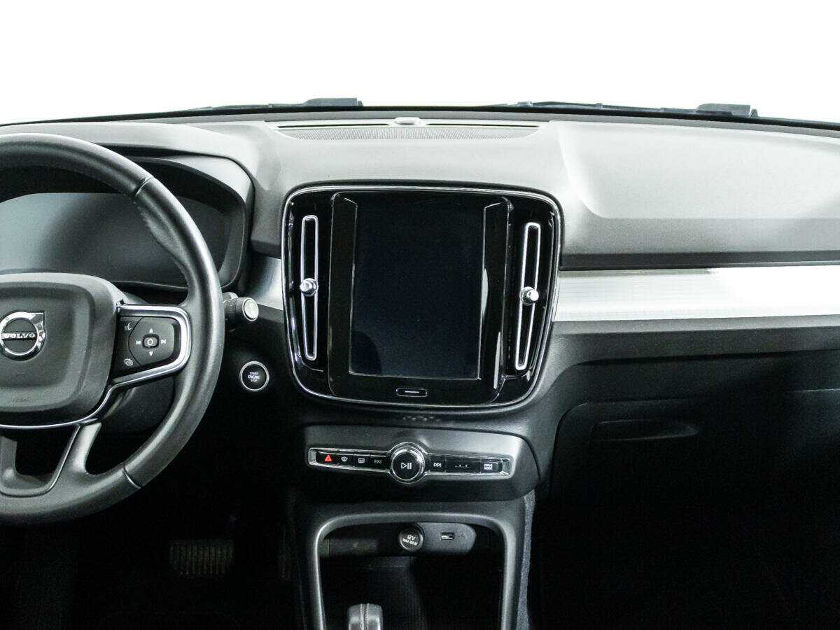 Купить Volvo XC40 с пробегом. Фото: #13