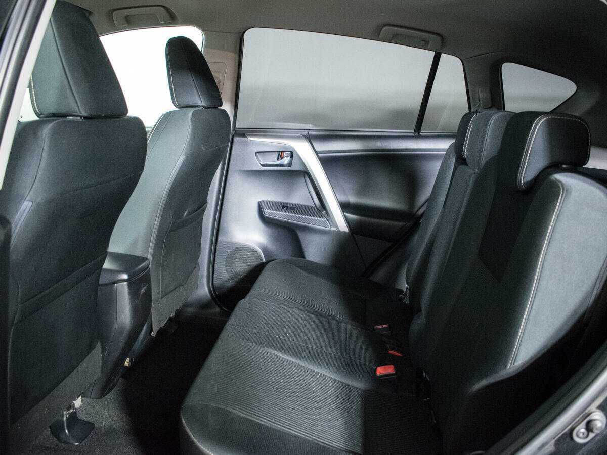 Купить Toyota RAV4 с пробегом. Фото: #9