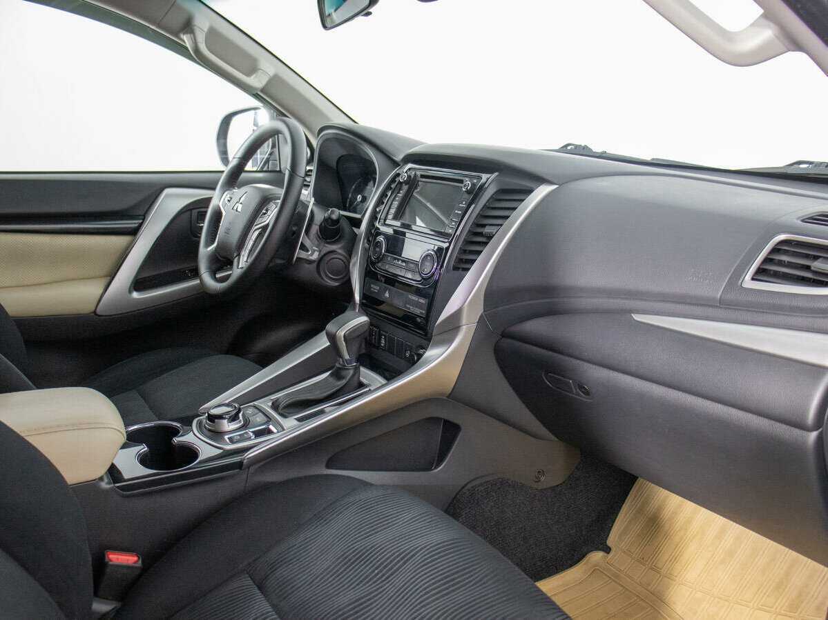 Купить Mitsubishi Pajero Sport с пробегом. Фото: #9