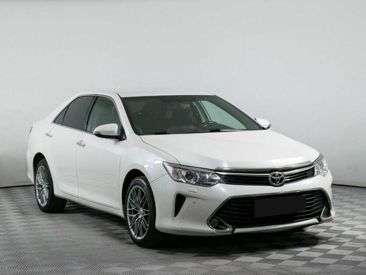 Купить Toyota Camry с пробегом. Фото: #2