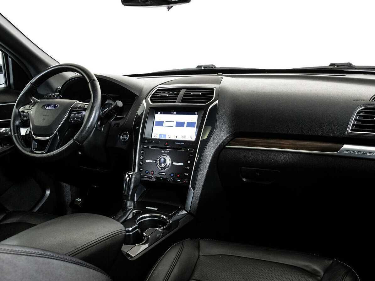 Купить Ford Explorer с пробегом. Фото: #6