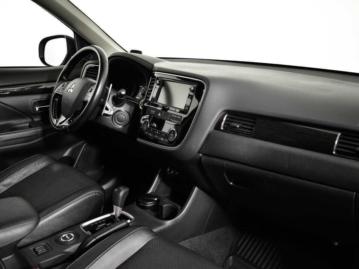 Купить Mitsubishi Outlander с пробегом. Фото: #7
