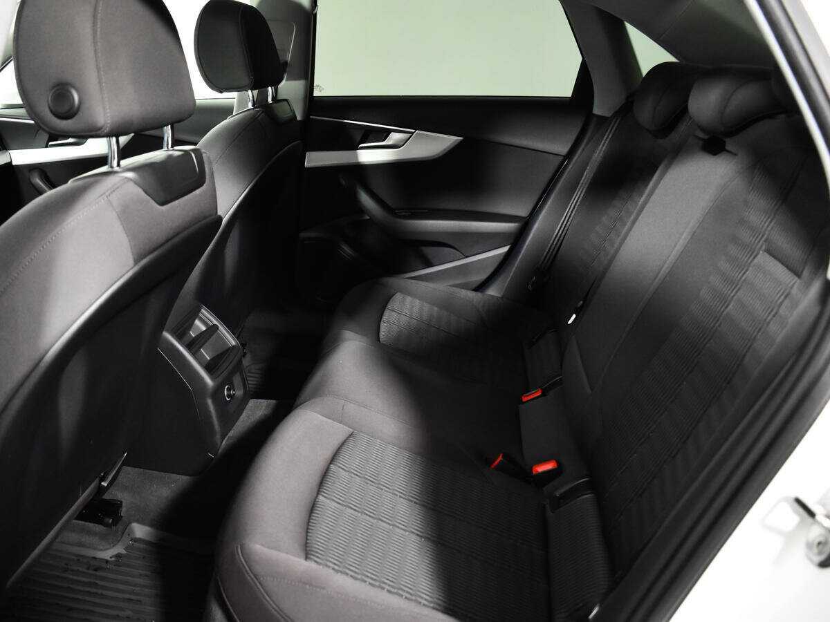 Купить Audi A4 с пробегом. Фото: #9