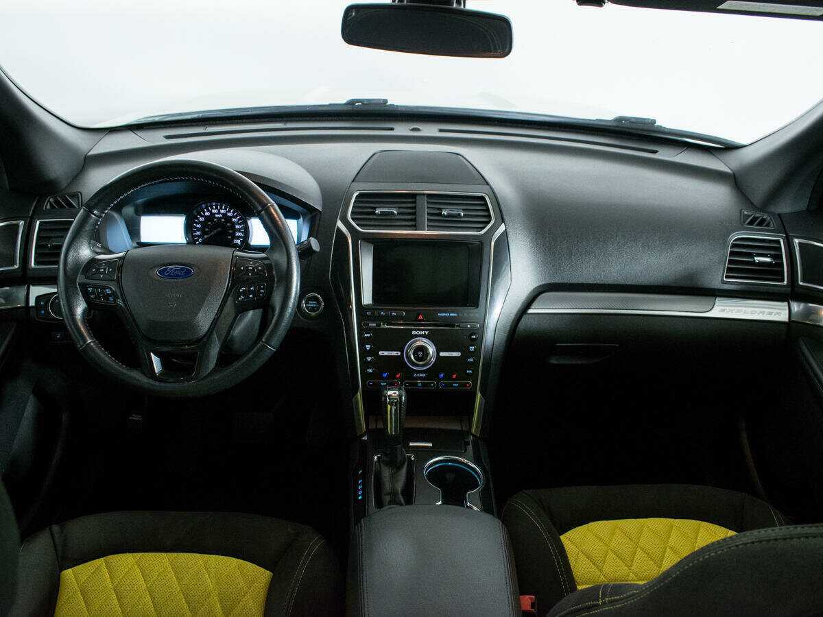 Купить Ford Explorer с пробегом. Фото: #8