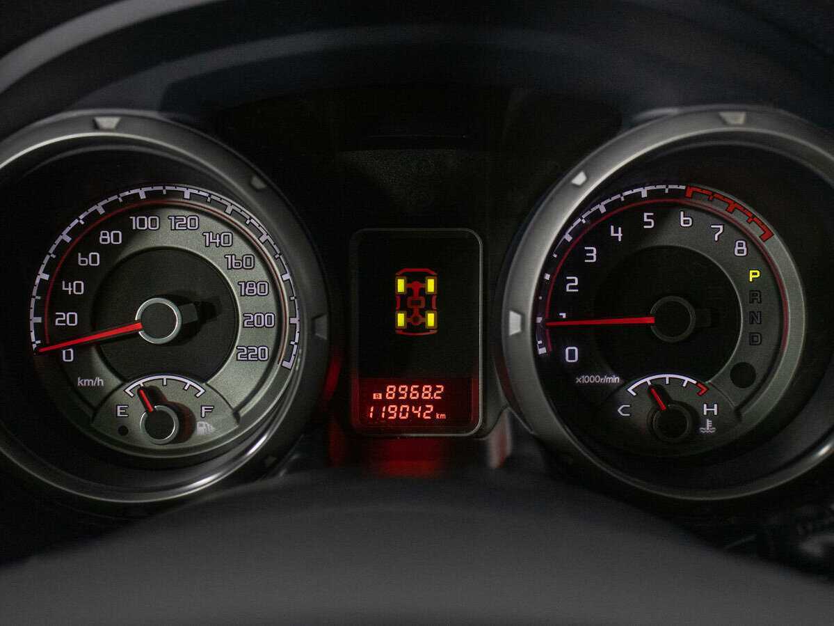 Купить Mitsubishi Pajero с пробегом. Фото: #14