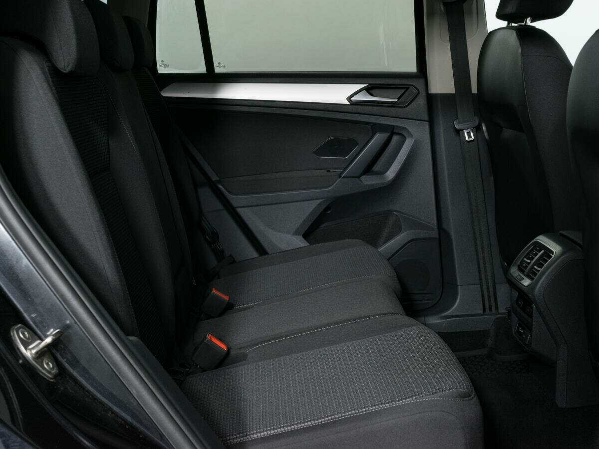 Купить Volkswagen Tiguan с пробегом. Фото: #10