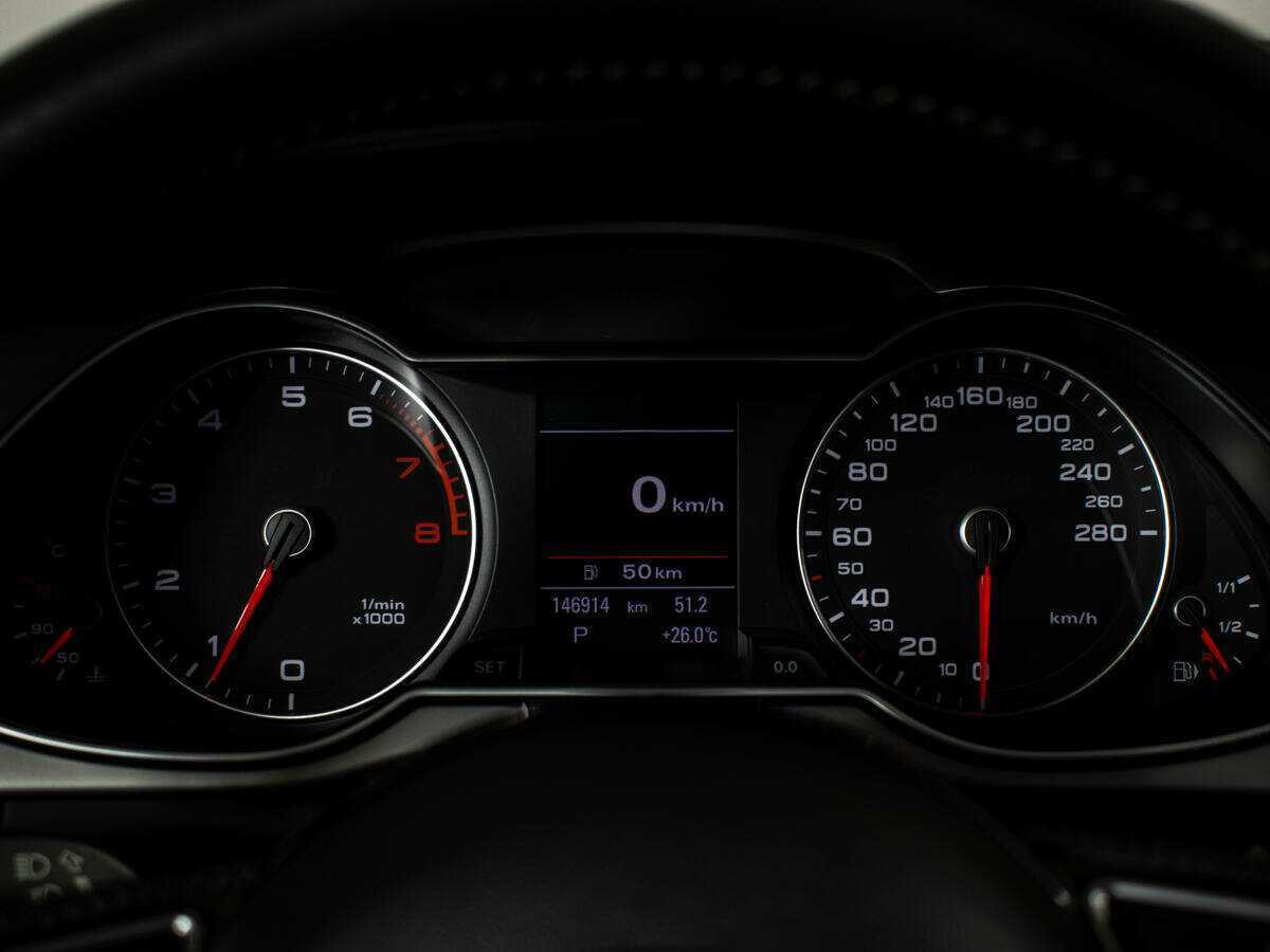 Купить Audi A4 с пробегом. Фото: #10