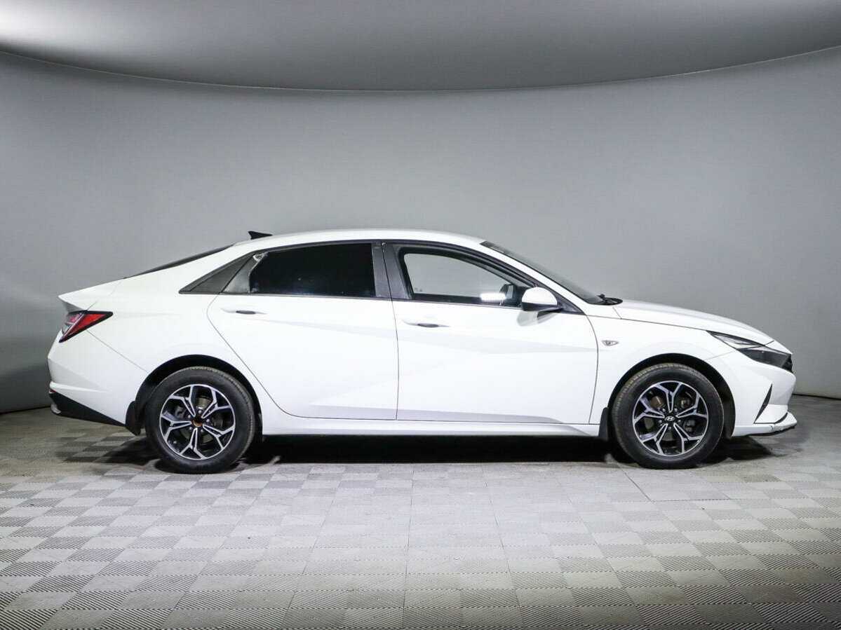 Купить Hyundai Elantra с пробегом. Фото: #3