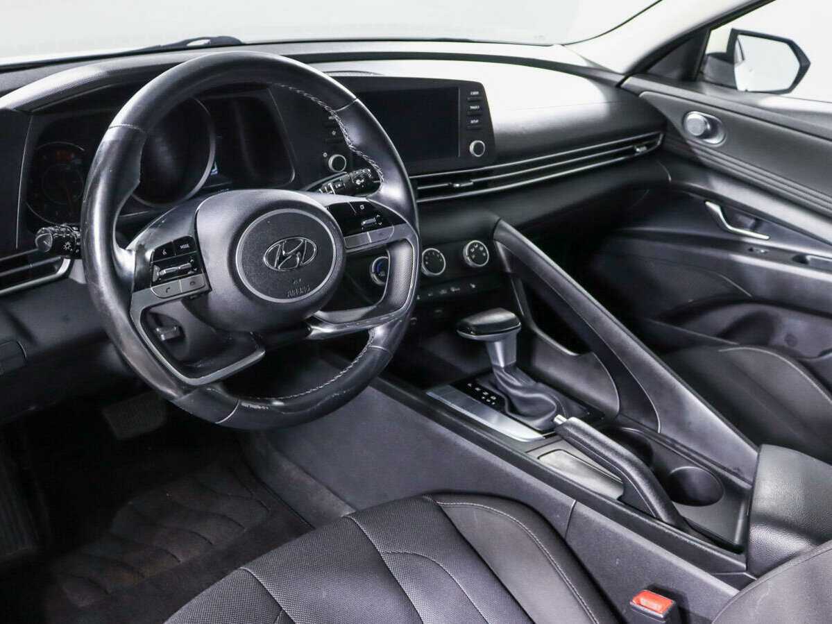 Купить Hyundai Elantra с пробегом. Фото: #13