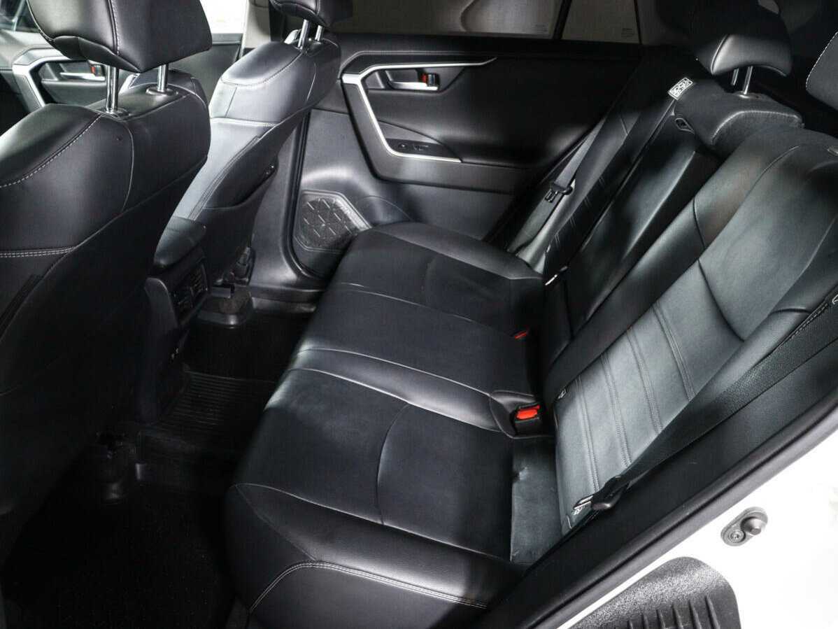 Купить Toyota RAV4 с пробегом. Фото: #9