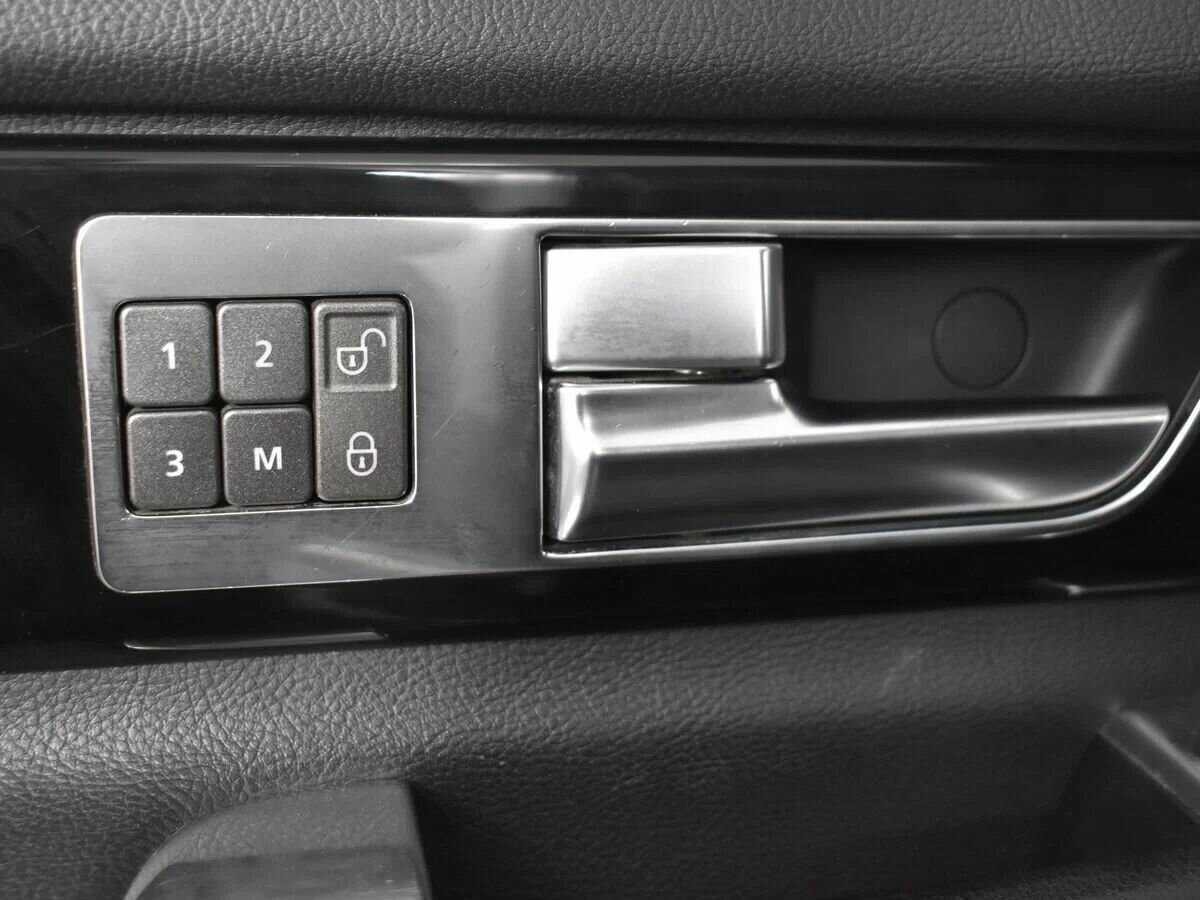 Купить Land Rover Discovery с пробегом. Фото: #17