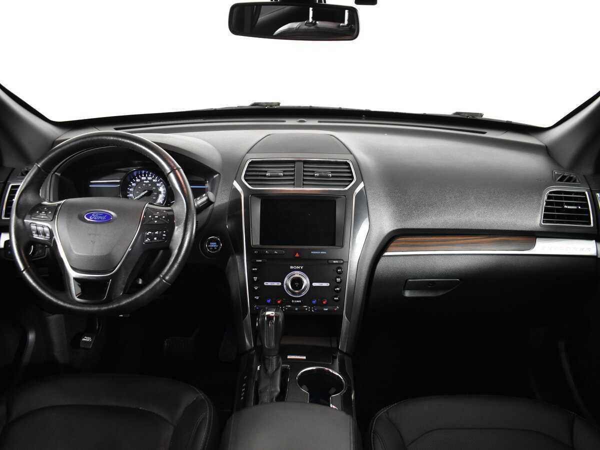 Купить Ford Explorer с пробегом. Фото: #15