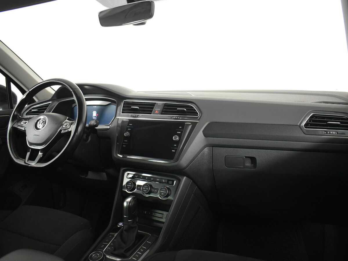 Купить Volkswagen Tiguan с пробегом. Фото: #19
