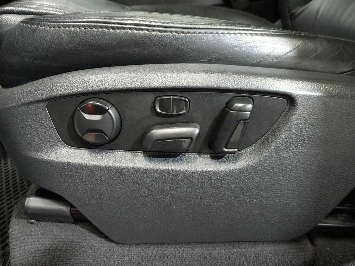 Купить Volkswagen Touareg с пробегом. Фото: #16