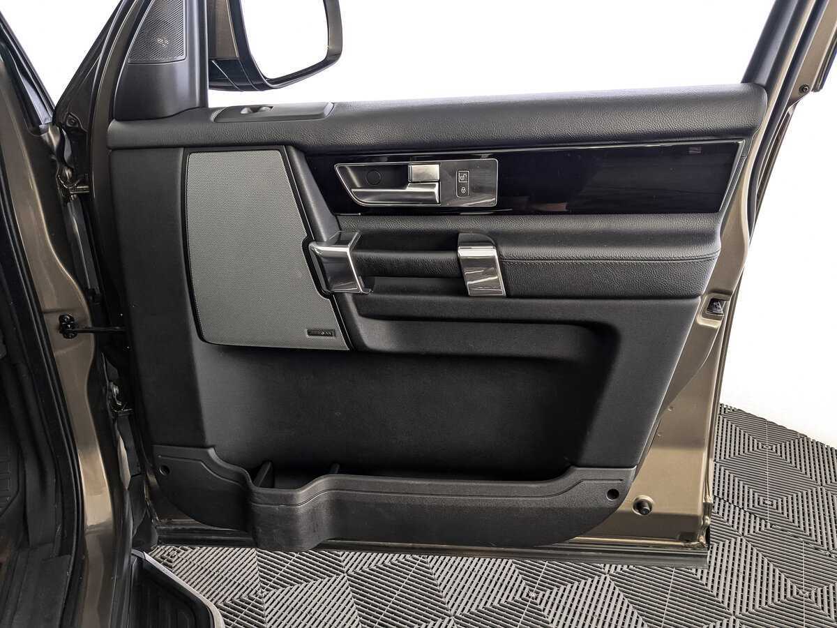 Купить Land Rover Discovery с пробегом. Фото: #19