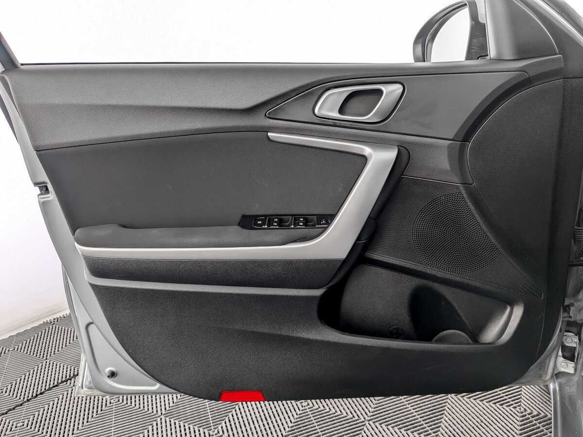 Купить Kia Ceed с пробегом. Фото: #14