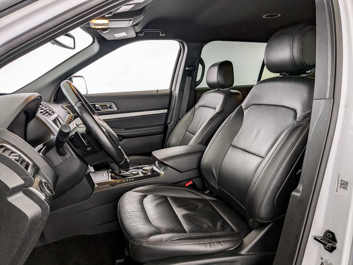 Купить Ford Explorer с пробегом. Фото: #15