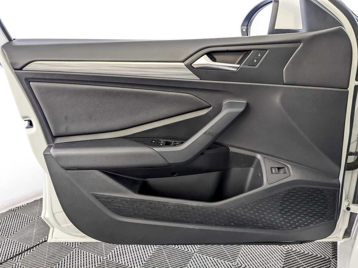 Купить Volkswagen Jetta с пробегом. Фото: #14