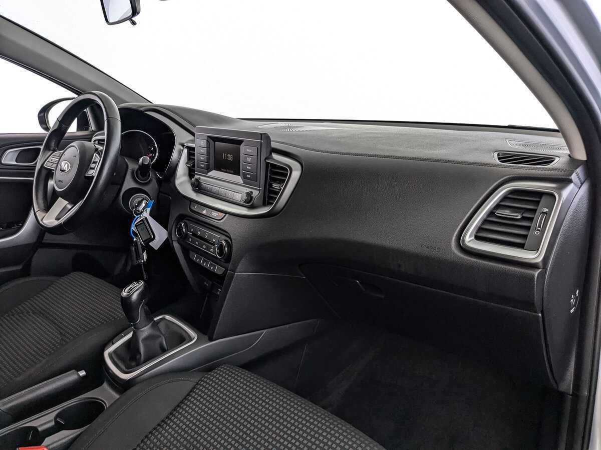Купить Kia Ceed с пробегом. Фото: #8