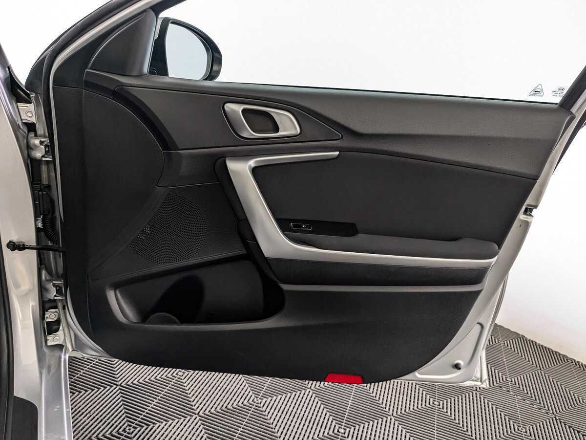 Купить Kia Ceed с пробегом. Фото: #19