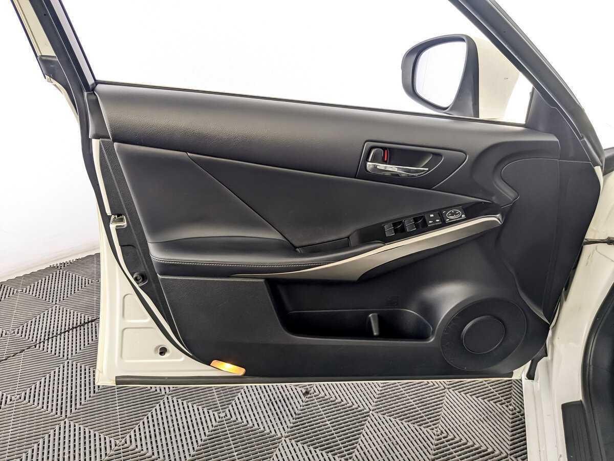 Купить Lexus IS с пробегом. Фото: #14