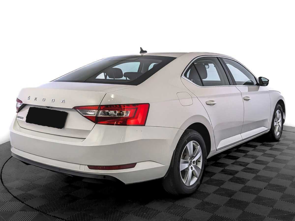 Купить Skoda Superb с пробегом. Фото: #4
