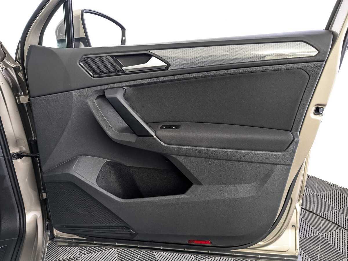 Купить Volkswagen Tiguan с пробегом. Фото: #20
