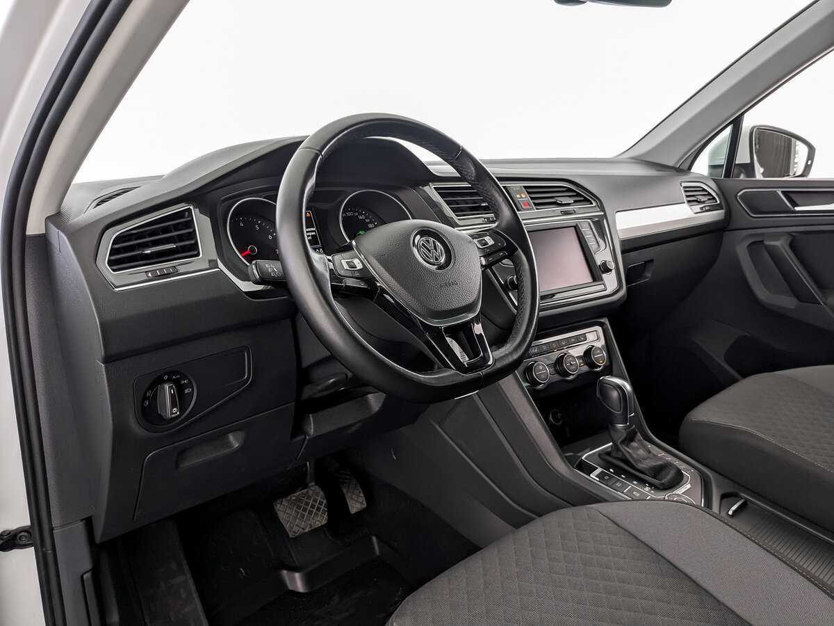 Купить Volkswagen Tiguan с пробегом. Фото: #13