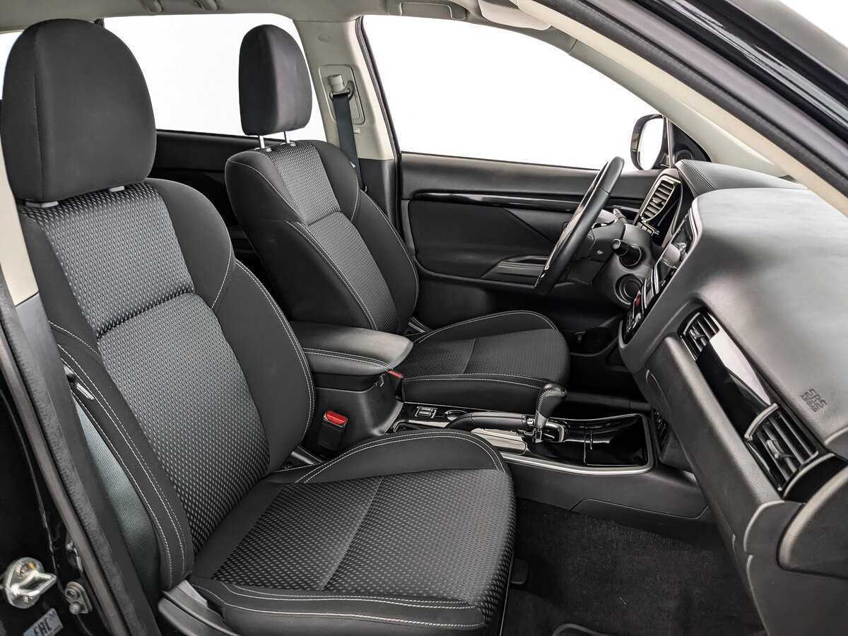 Купить Mitsubishi Outlander с пробегом. Фото: #19