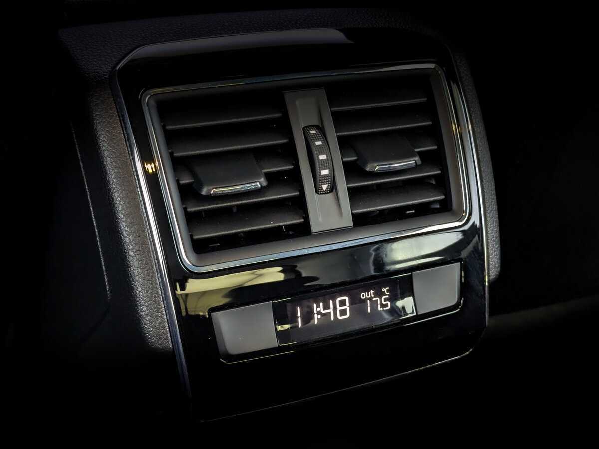 Купить Skoda Superb с пробегом. Фото: #23