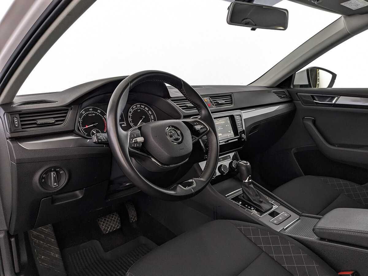 Купить Skoda Superb с пробегом. Фото: #10