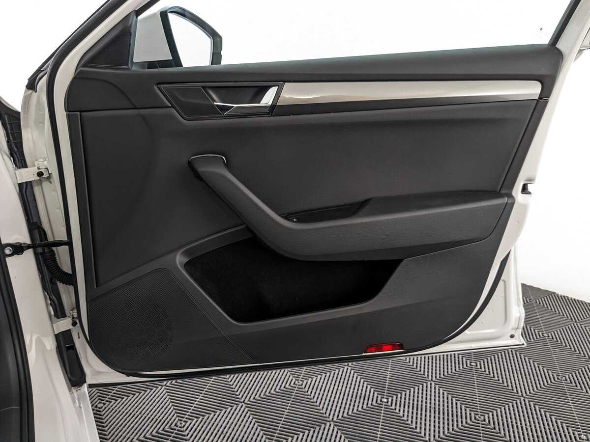 Купить Skoda Superb с пробегом. Фото: #20