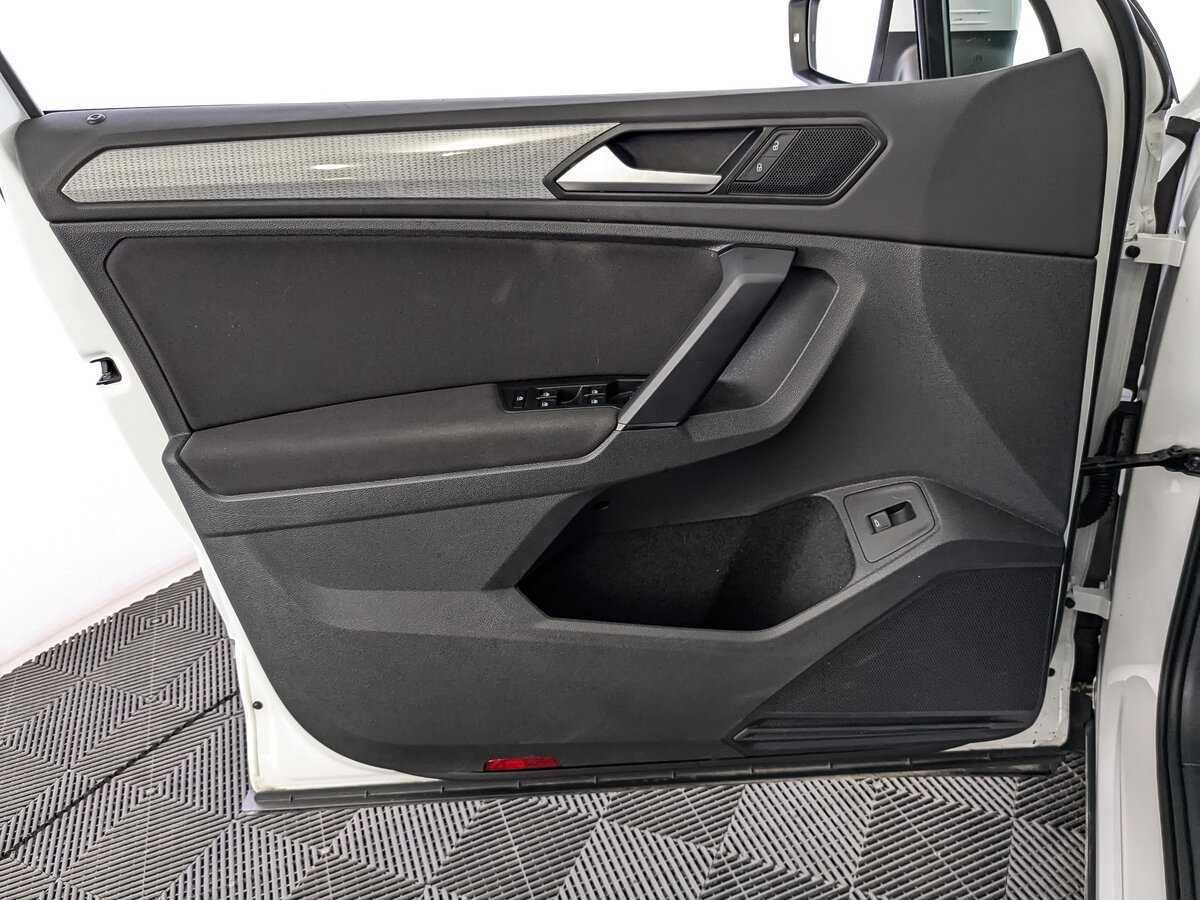 Купить Volkswagen Tiguan с пробегом. Фото: #14